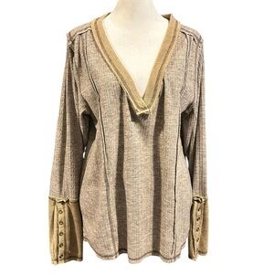 POL Waffle Knit Contrast Button Cuffs V Neck Exposed Seams Raw Hem Boho Top L EC